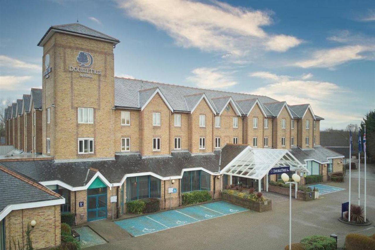Hotel Doubletree By Hilton London Elstree à Borehamwood Extérieur photo