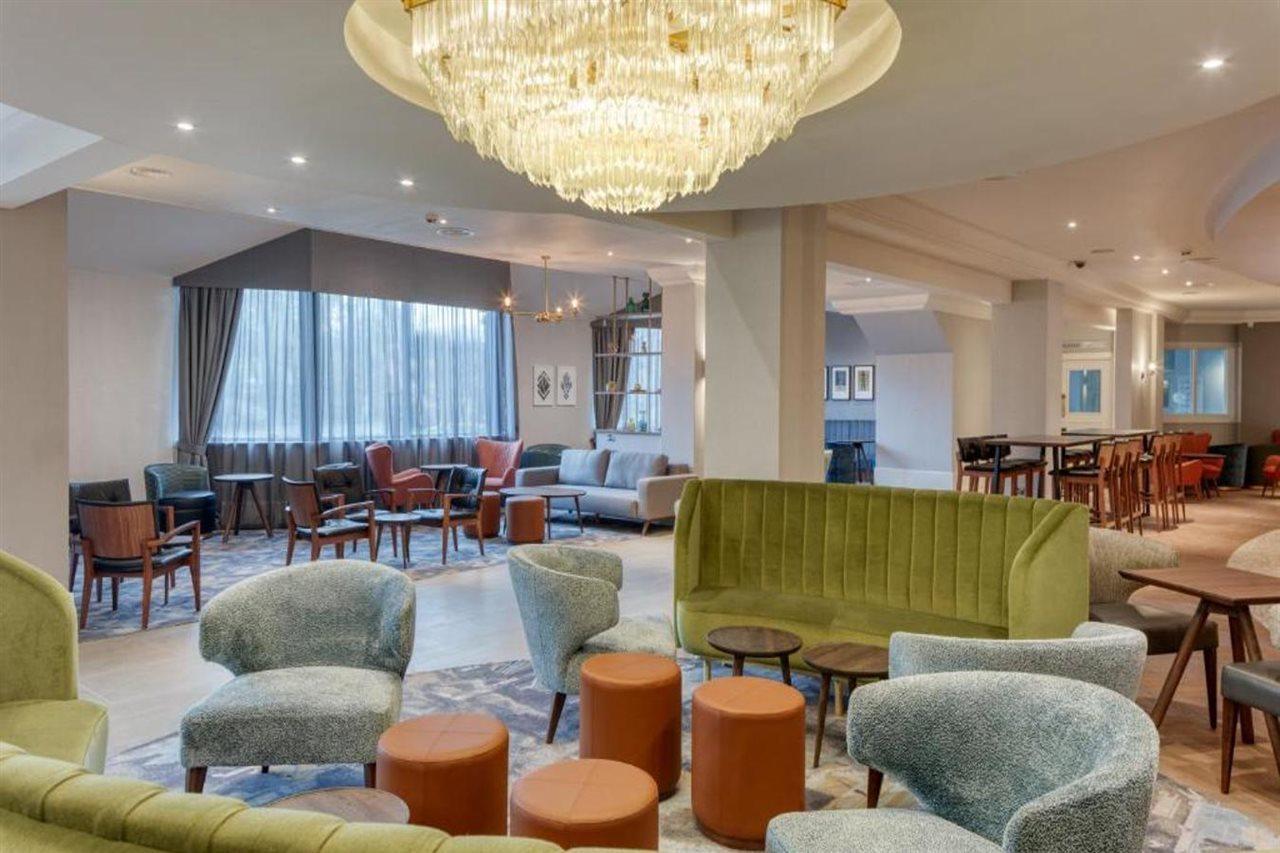 Hotel Doubletree By Hilton London Elstree à Borehamwood Extérieur photo