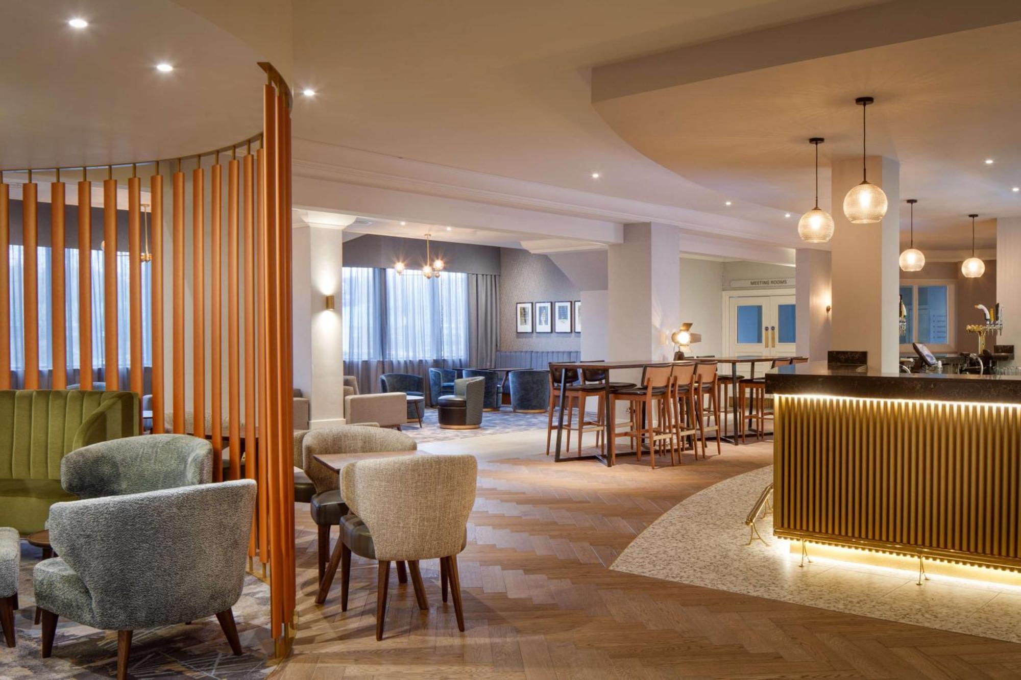 Hotel Doubletree By Hilton London Elstree à Borehamwood Extérieur photo