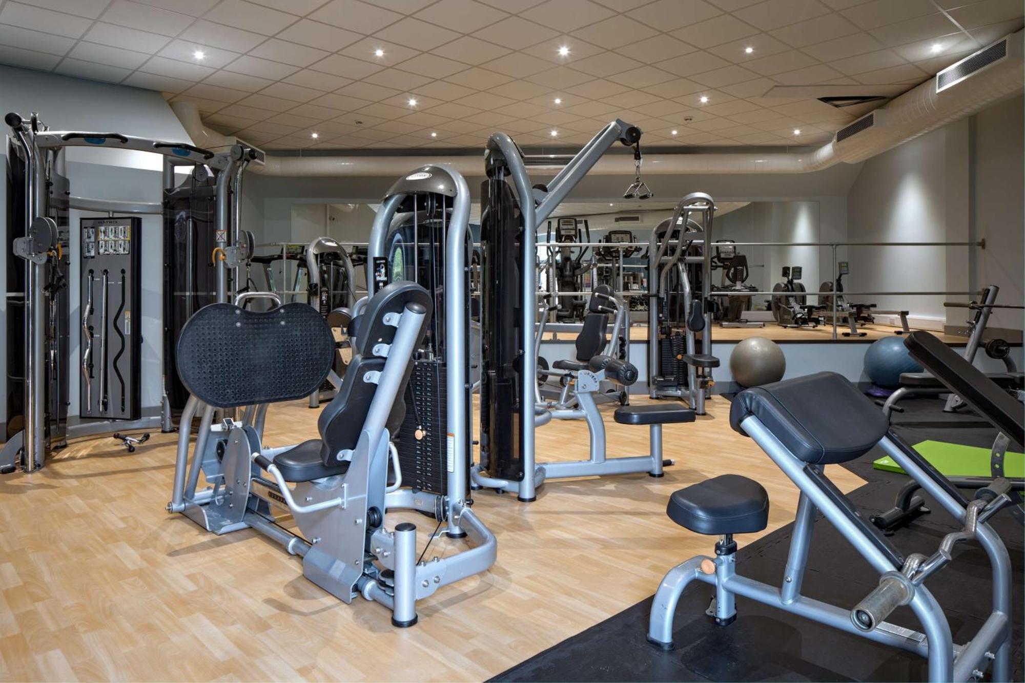 Hotel Doubletree By Hilton London Elstree à Borehamwood Extérieur photo