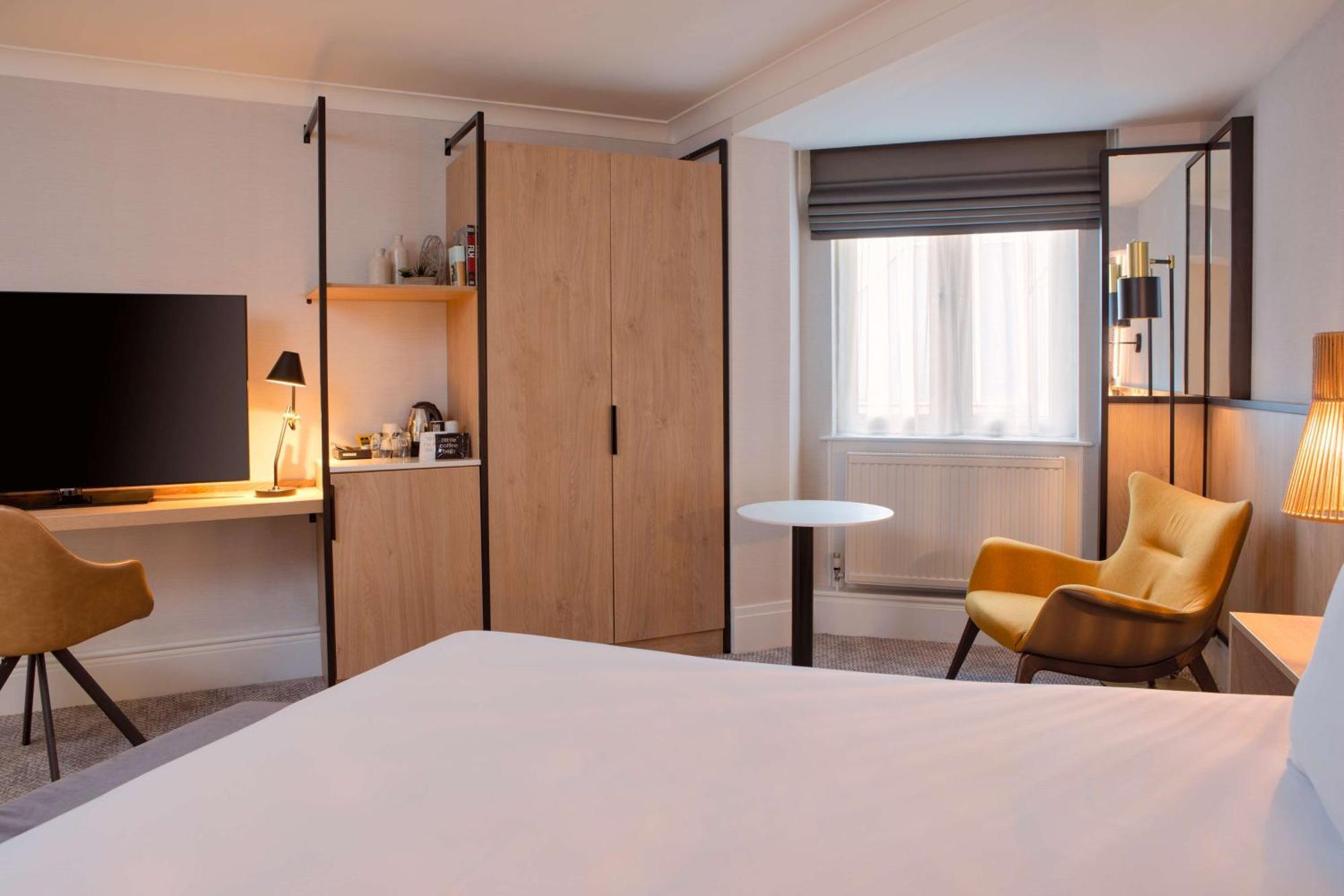 Hotel Doubletree By Hilton London Elstree à Borehamwood Extérieur photo
