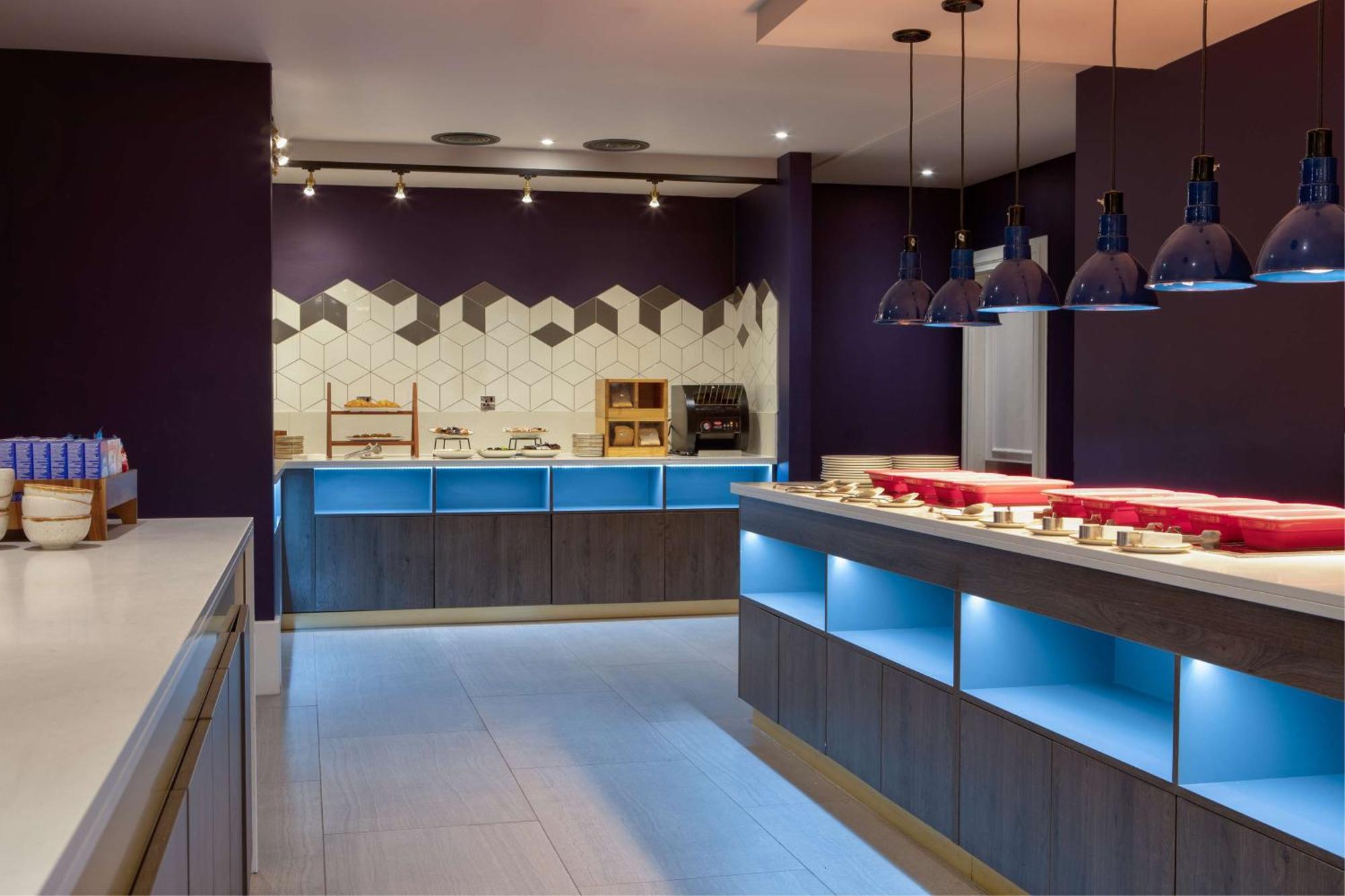 Hotel Doubletree By Hilton London Elstree à Borehamwood Extérieur photo