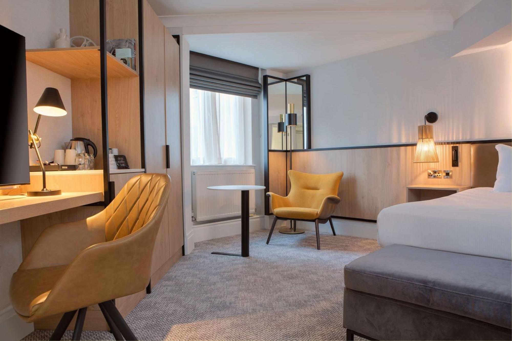 Hotel Doubletree By Hilton London Elstree à Borehamwood Extérieur photo