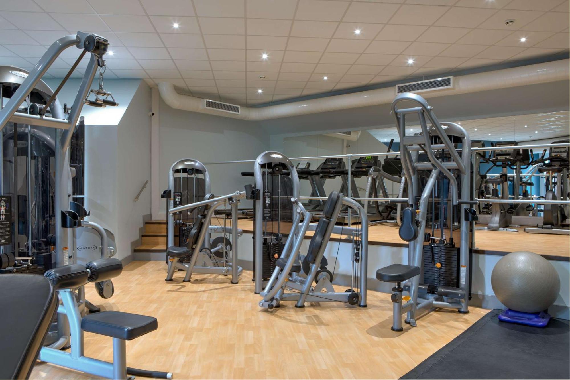 Hotel Doubletree By Hilton London Elstree à Borehamwood Extérieur photo
